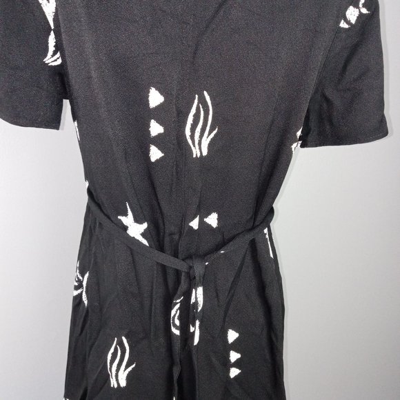 Connie Choi Women's Knee Length Shift Dress Size Medium Black Fish Print VTG - Picture 6 of 9